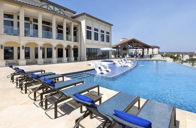 Landing at Tacara Steiner Ranch - 2 Bedrooms in Steiner Ranch Neighborhood Association
