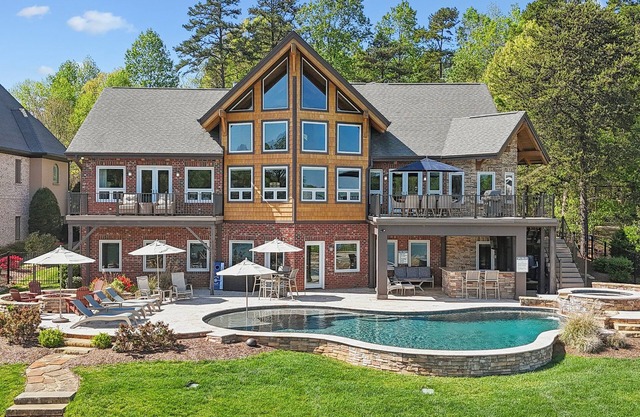 Landing At The Lake: Craftsman Style Home w Pool, Hot Tub