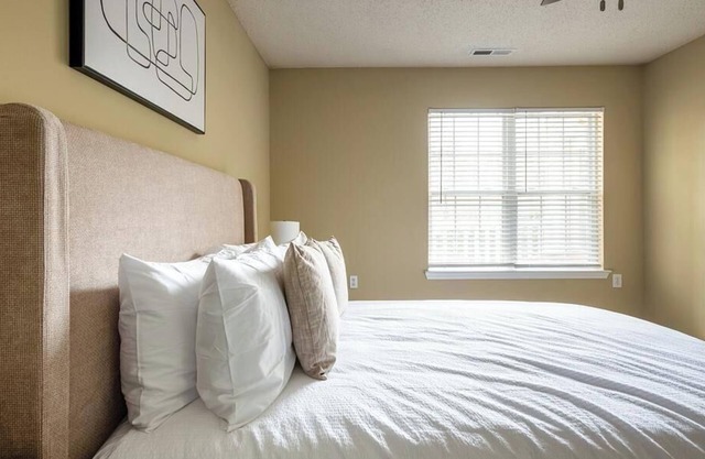 Landing at Trellis Pointe - 1 Bedroom in Downtown Holly Springs