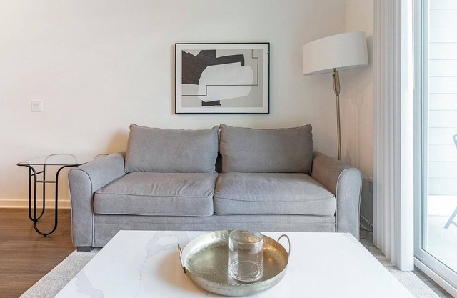 Landing | Chic 2BD, Clubhouse, Gym