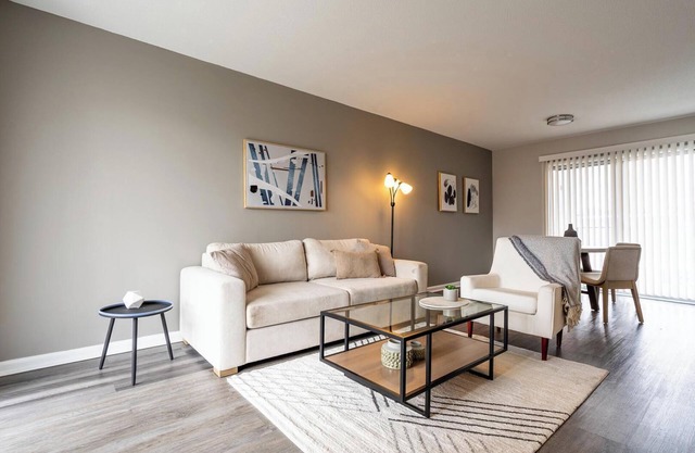 Landing | Modern 1BD, Pool