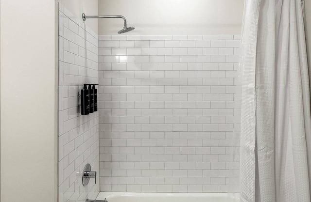 Landing | Spectacular 1BD, Pool, Gym