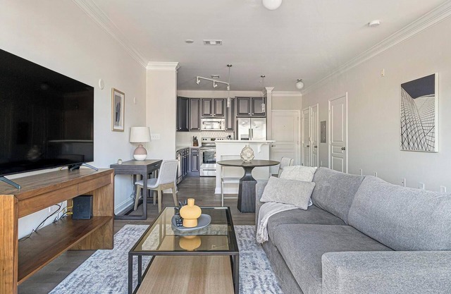 Landing | Stunning 1BD, Gym, Courtyard