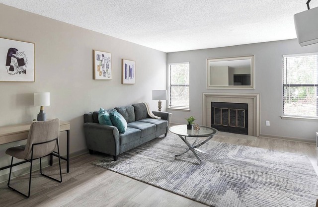 Landing | Stunning 1BD, Pool, Gym