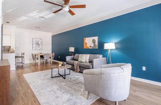 Landing | Stunning 2BD, Pool, Gym