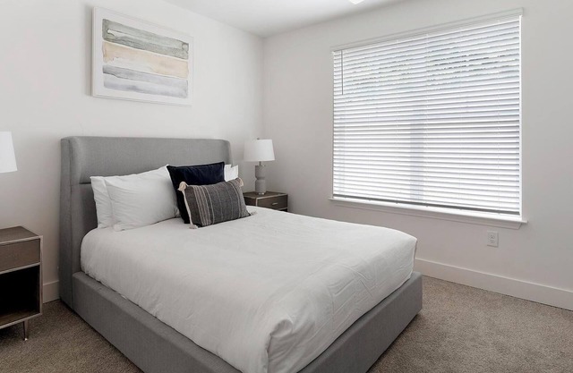 Landing | Stunning 1BD, Pool, Clubhouse