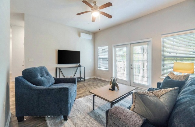 Landing | Stylish 1BD, Clubhouse, Gym