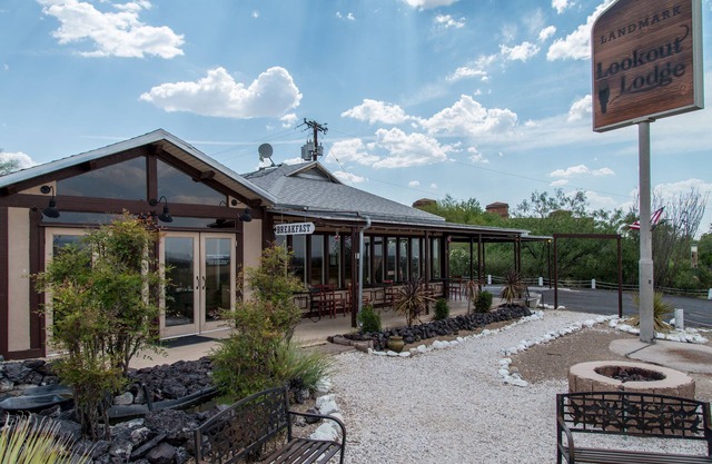 Landmark Lookout Lodge