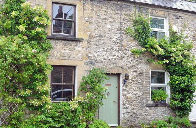 Langcliffe Lock Cottage