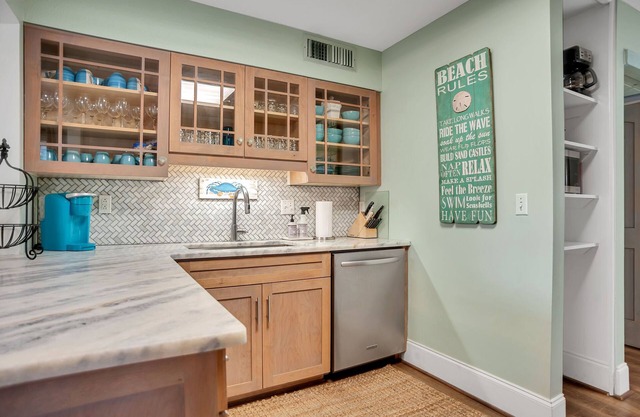 LANTERN PARADE-#1 HARBOUR TOWN GOLF LINX-SEA PINES RESORT-2 Kings 1Q 1XLT-GRILL