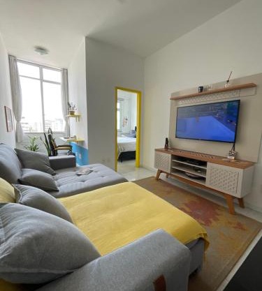 Lapa a 5 Minutos, Apartamento Moderno com Vista e Conforto