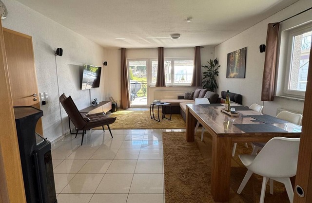 Large 3-room apartment with terrace, garden and parking space