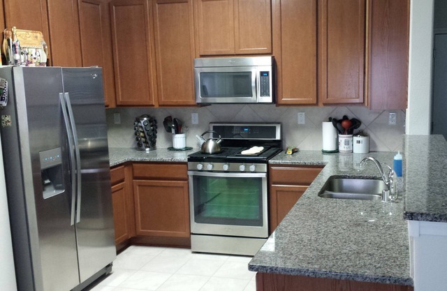 Large 4 bedroom! Just off the bypass