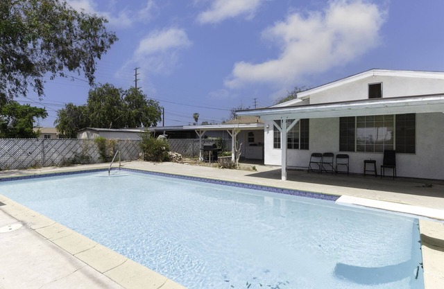 Large 5 bedroom charmer+pool