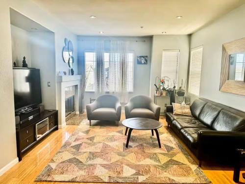 Large and Cozy Home 2BD 2BA Near SF