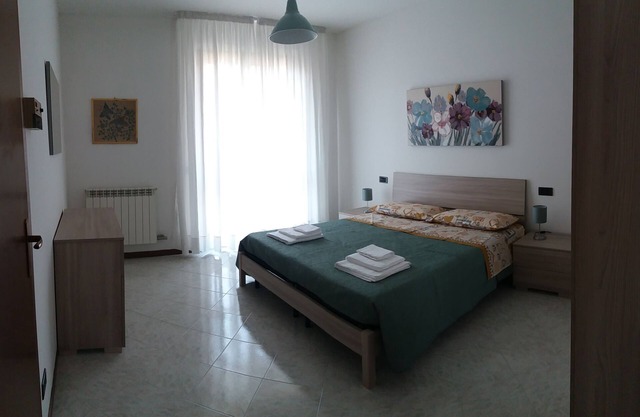 Large and independent terraced villa with private garden and solarium