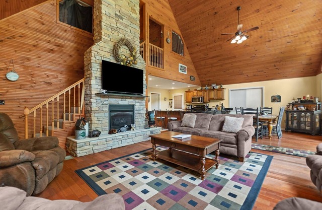 Large Cabin Located on Deer Water Lake