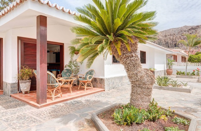 Large Chalet Umbelina with garden & close to ocean