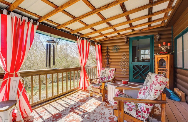 Large Deck: Luxe 6-Acre Retreat in Dahlonega!