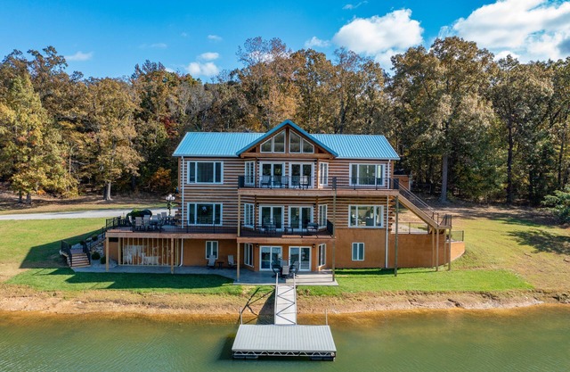 LARGE EVENTS WELCOME W/FULL CAMPER HOOKUP SITES AVAILABLE! 1.4 MILES TO KY LAKE