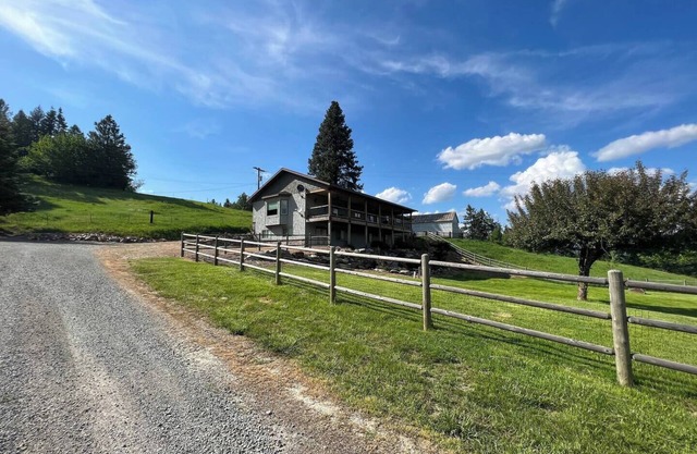 Large Family Home on 80 acres, Amazing Views