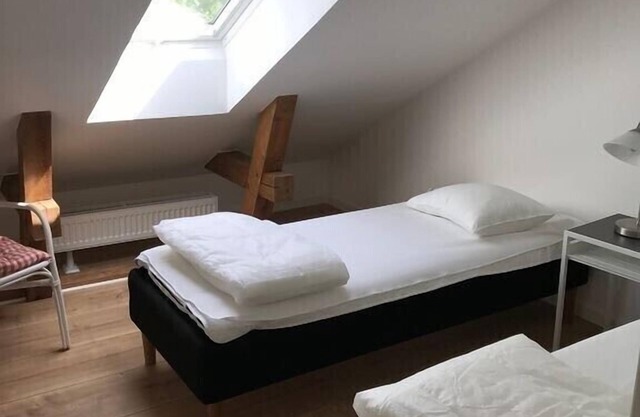 Large fully renovated villa in private setting. Close to lake /activities