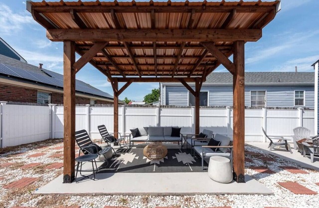 Large Home w/Back Yard Oasis | Perfect for Groups