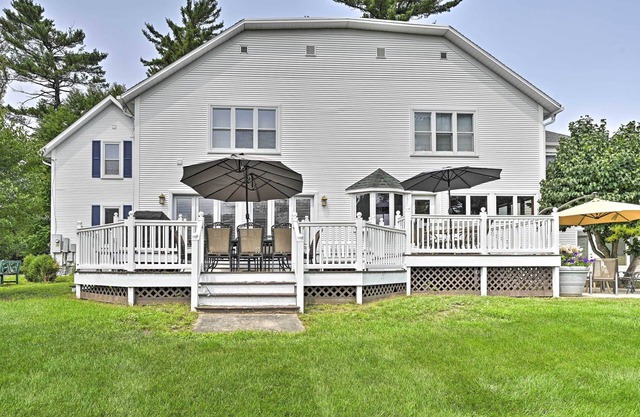 Large Home w/Indoor Basketball Court + Game Room!