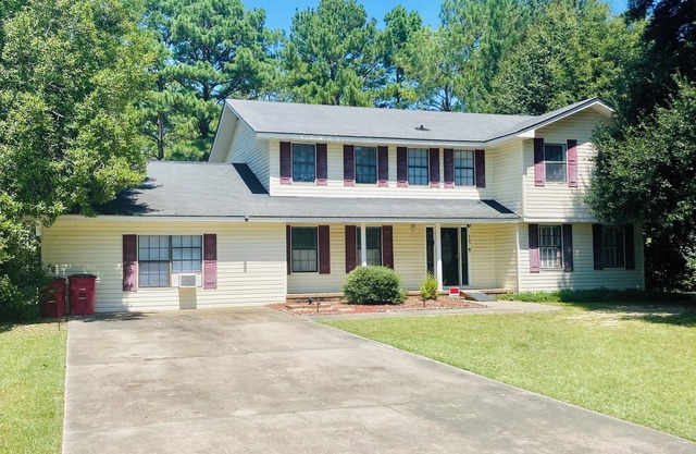 Large Home with A Pool & Four Bedrooms