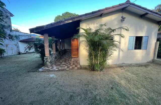 Large house one block from Boissucanga beach