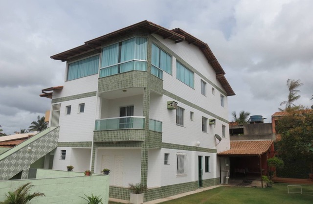 Large house with 7 air-conditioned suites and swimming pool 100 meters from the sea