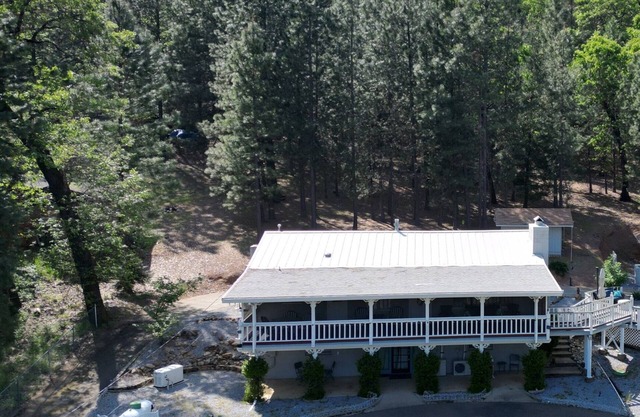 Large Lake House, Game Room, 4 Bedrooms, Near Lake- Shasta Lakeshore Retreat #14