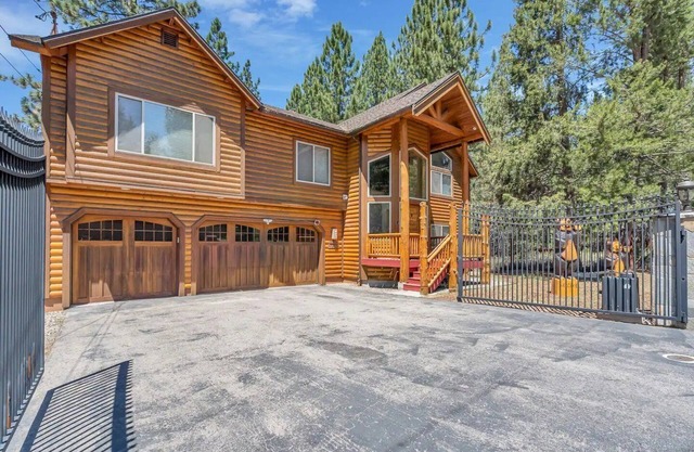 Large Luxury Home Convenient to 3 Ski Resorts! A/C for Summer!