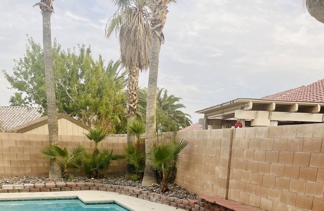 Large Pool Home in Quiet Area