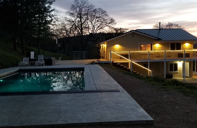 Large private house near Yosemite. In-ground heated Pool, Spa and nice views