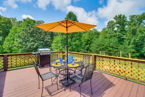 Large Private Yard Home 16 Mi to Fall Creek Falls