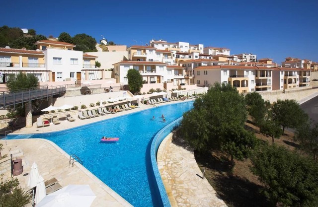 Large Terrace, Sea Views, Shared Pool, Free WiFi, UK TV Package, Air Con, Lift