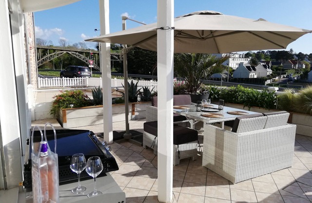 Large very bright lofts of 60m2 magnificent sea view