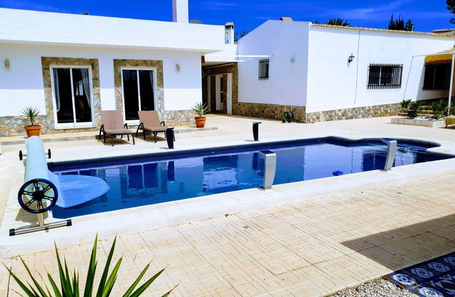 Large Villa walking distance to Fortuna (20 mins) and Los Baños de Fortuna