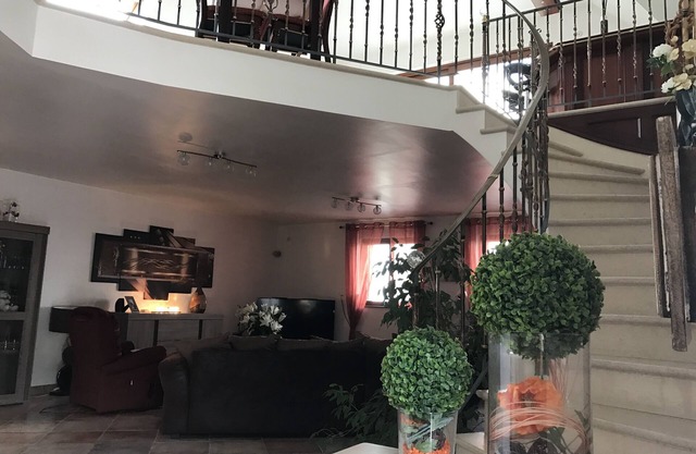 Large Villa with view of Mont St Michel 10/12 pers