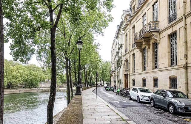 L’Art de Vivre–Paris at Its Most Exquisite On the quays of Île Saint-Louis