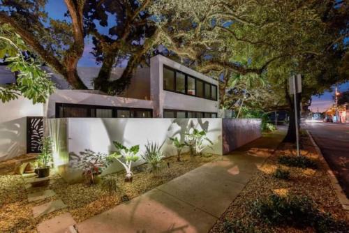 Las Olas Hammocks Unit 2 By Pmi