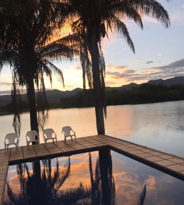 Las Palmas - Espectacular casa a borde de lago con piscina