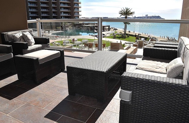 Las Palomas 1 Bedroom - Second Floor - Breathtaking Views of Sandy Beach