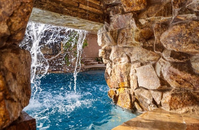 Las Vegas Lux | Pool | Hot Tub | 10 Minutes From Strip