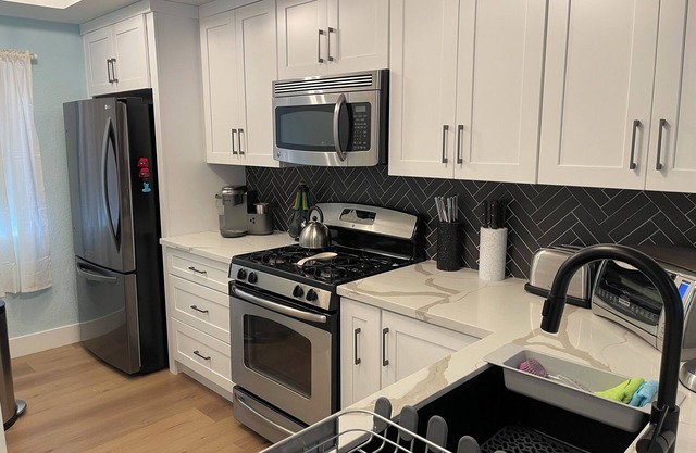 Las Vegas Strip - Cozy 2-bedroom, 2 - bathroom condo with WiFi, AC, Pool & Gym