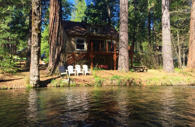 Lassen Creek-Side 3 Bedroom Home with Giant Sequoias Pines & Cedars