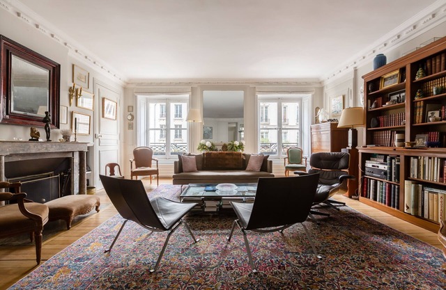 Latin Quarter Retreat, by Veeve
