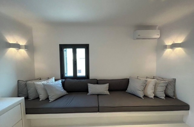 Laullie - Serenity Mykonos