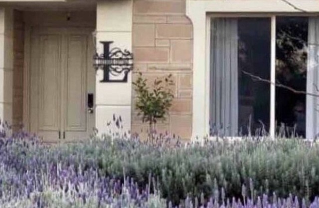 LAVENDER CB at perfect location, free WiFi, Netflix - 3BR, 2BA.